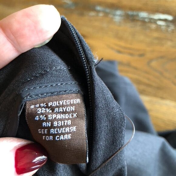 Adrienne Vittadini Women's Single Front Ruffle Gray Skirt Sz 12 - Picture 9 of 14